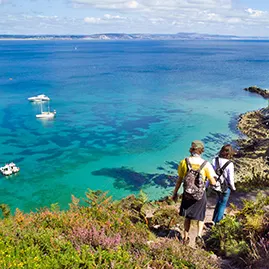 EXCURSIONS D-ILE EN ILE